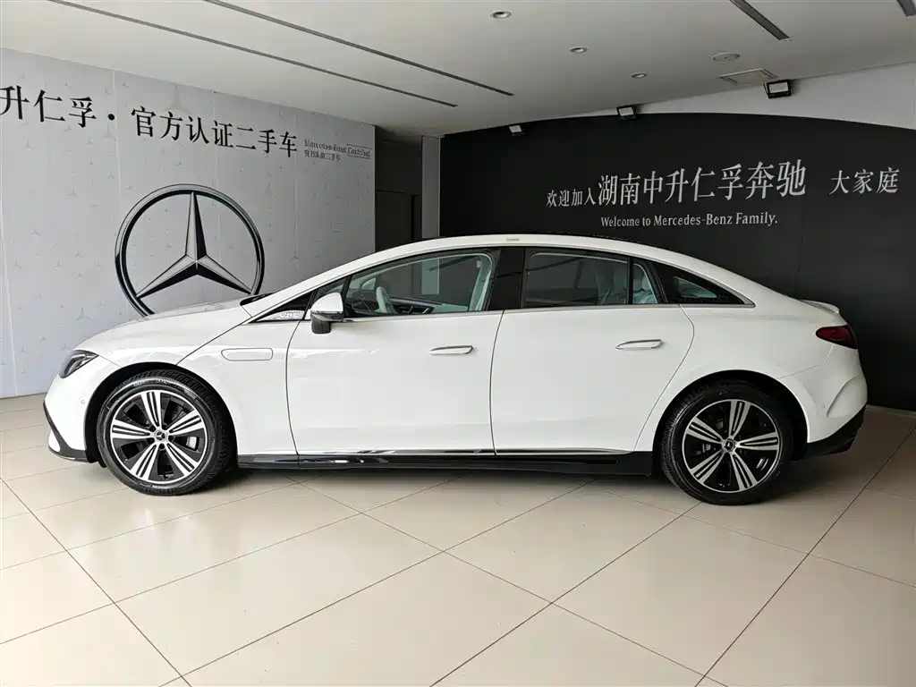 Mercedes-Benz Mercedes-Benz EQE 500 4MATIC Luxury Edition 2025 - thumbnail 11