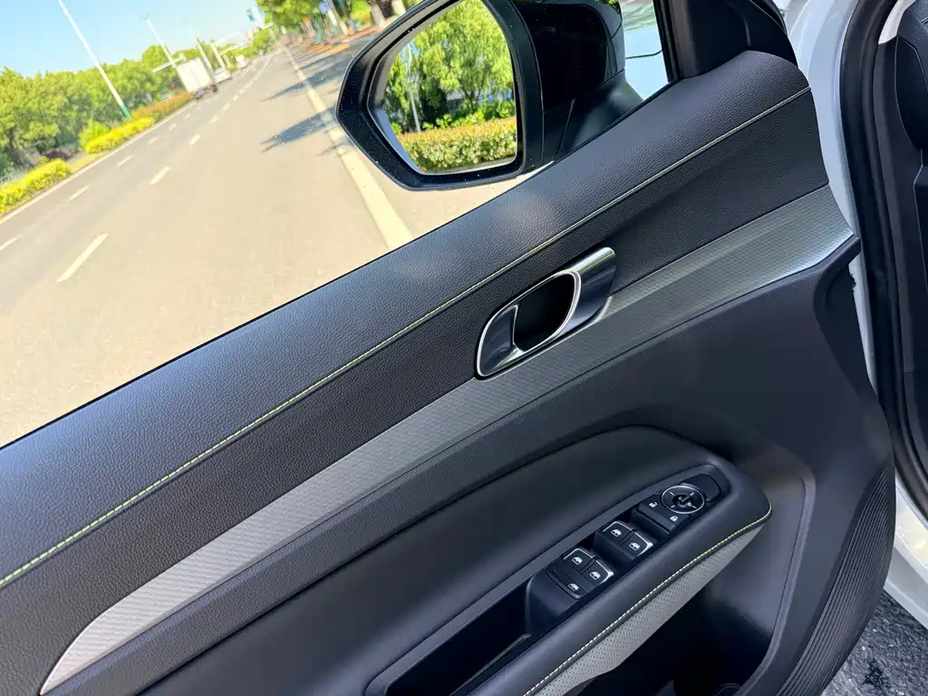 Ford Equator Sport PHEV 2025 Platinum Edition 2026 - thumbnail 18