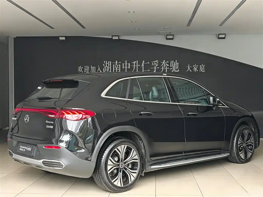 Mercedes-Benz Mercedes-Benz EQE SUV 500 4MATIC 2025 - thumbnail 3