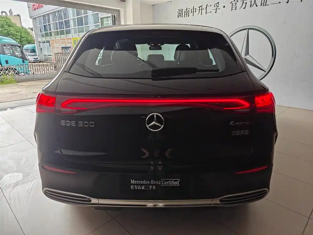 Mercedes-Benz Mercedes-Benz EQE SUV 500 4MATIC 2025 - thumbnail 4