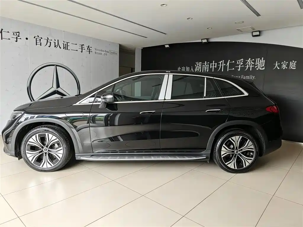 Mercedes-Benz Mercedes-Benz EQE SUV 500 4MATIC 2025 - thumbnail 5