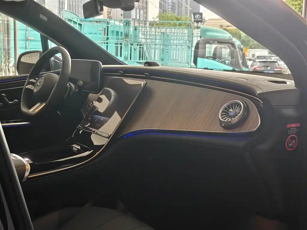 Mercedes-Benz Mercedes-Benz EQE SUV 500 4MATIC 2025 - thumbnail 11