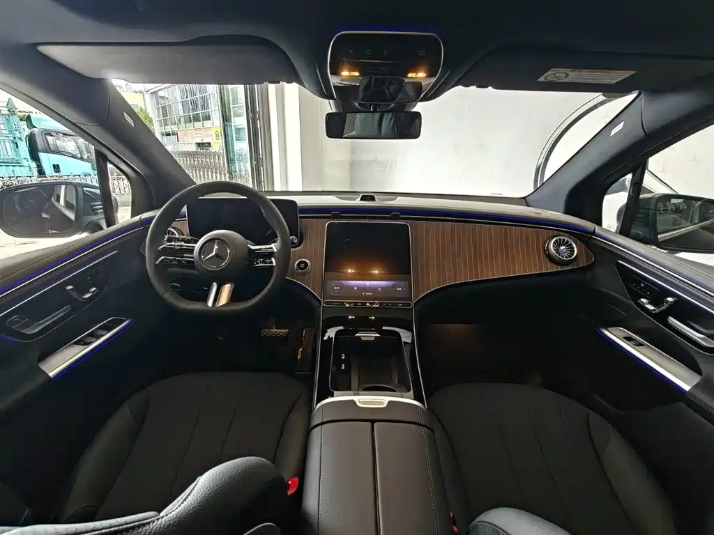 Mercedes-Benz Mercedes-Benz EQE SUV 500 4MATIC 2025 - thumbnail 13