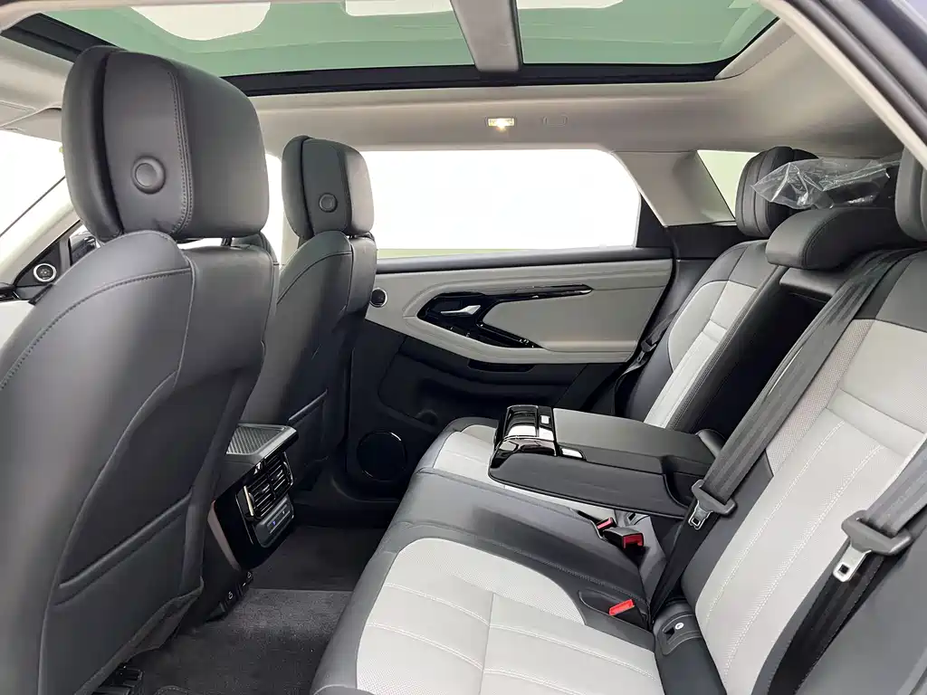 Land Rover Range Rover Evoque L SE 2026 - thumbnail 15