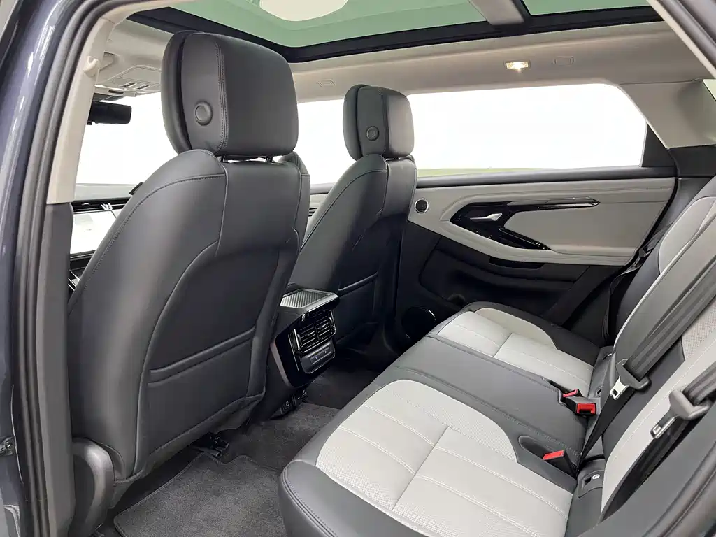 Land Rover Range Rover Evoque L SE 2026 - thumbnail 16