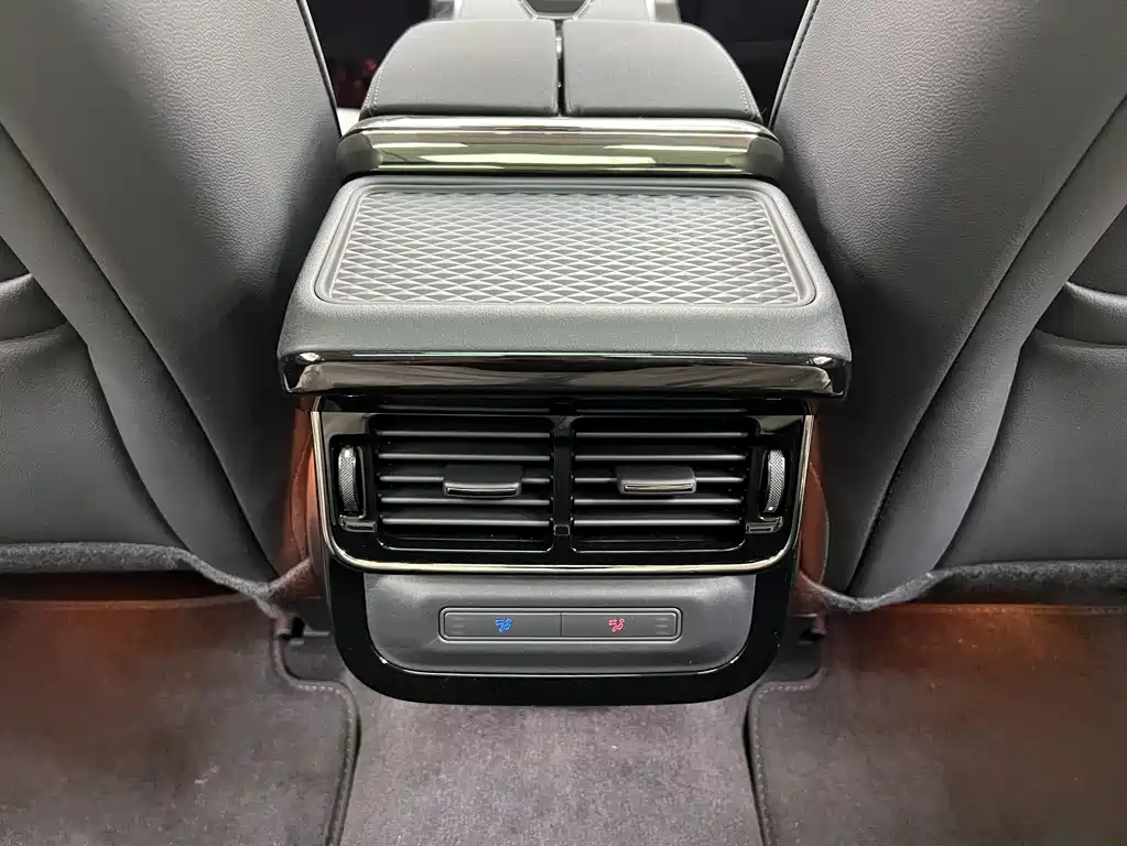 Land Rover Range Rover Evoque L SE 2026 - thumbnail 17