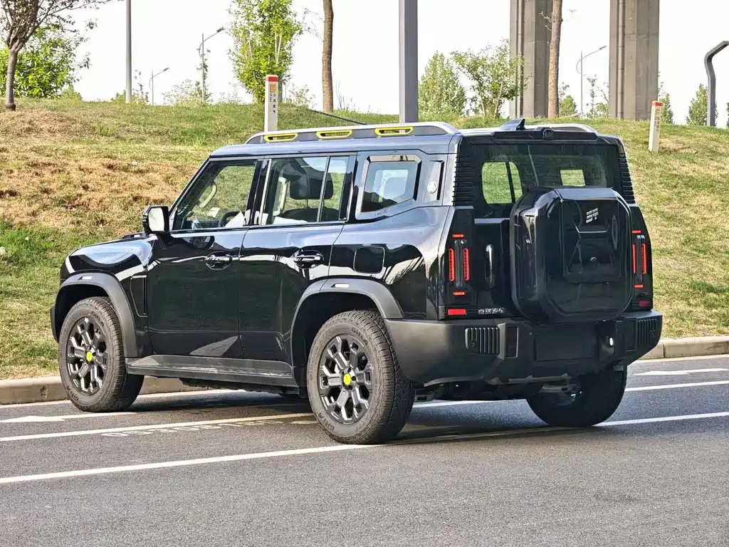 Jetour Shanhai Jetour Traveler C-DM 206KM AWD Mountain Edition 2026 - thumbnail 9
