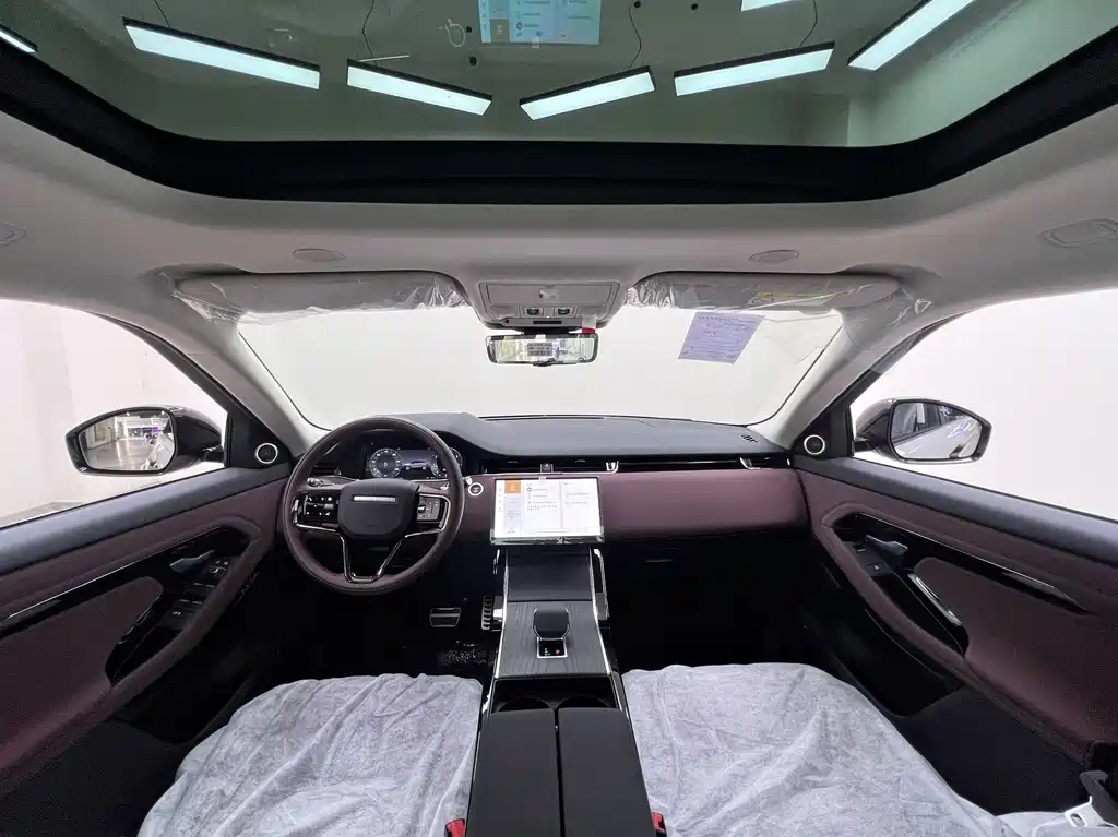 Land Rover Range Rover Evoque L SE 2026 - thumbnail 11