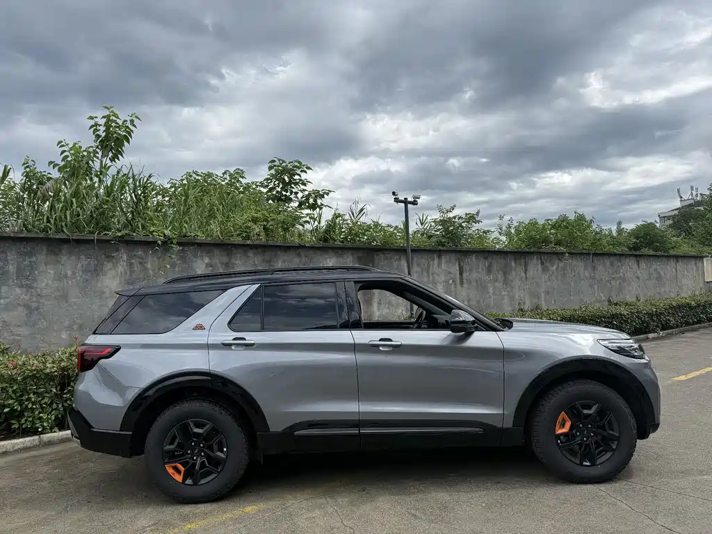 Ford Explorer 2025 2.3T EcoBoost Kunlun Edition 5-Seater 2026 - thumbnail 5