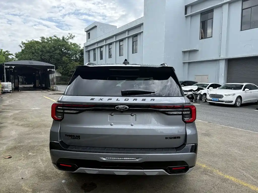 Ford Explorer 2025 2.3T EcoBoost Kunlun Edition 5-Seater 2026 - thumbnail 6
