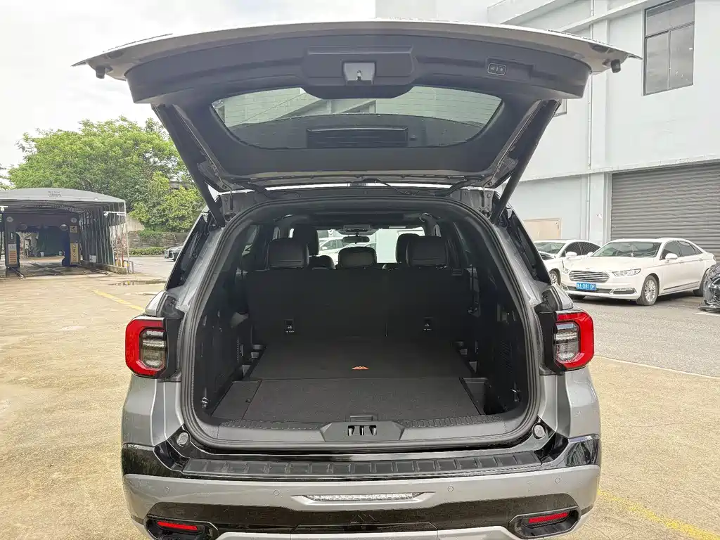 Ford Explorer 2025 2.3T EcoBoost Kunlun Edition 5-Seater 2026 - thumbnail 9