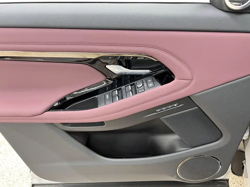 Land Rover Range Rover Evoque L SE 2026 - thumbnail 23