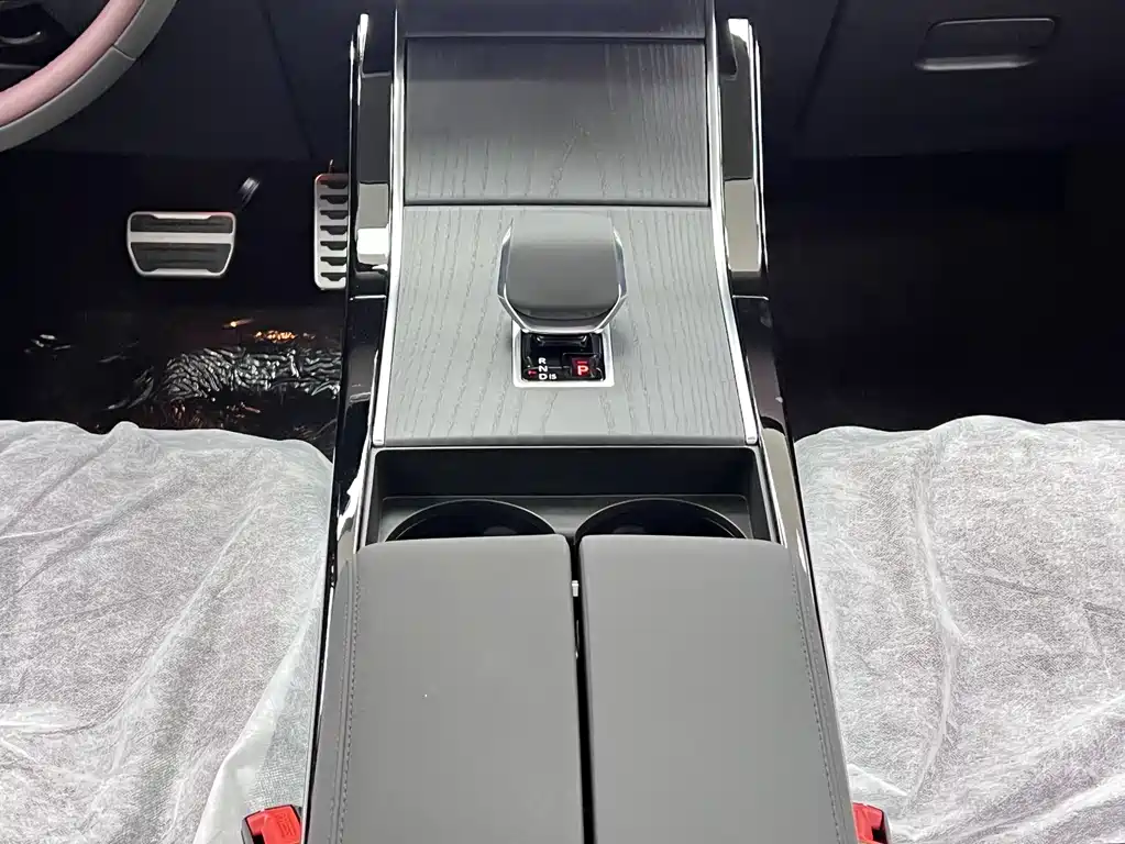 Land Rover Range Rover Evoque L SE 2026 - thumbnail 28