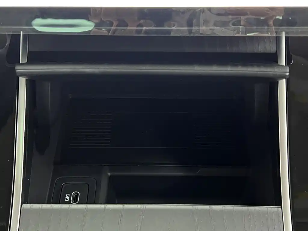 Land Rover Range Rover Evoque L SE 2026 - thumbnail 30