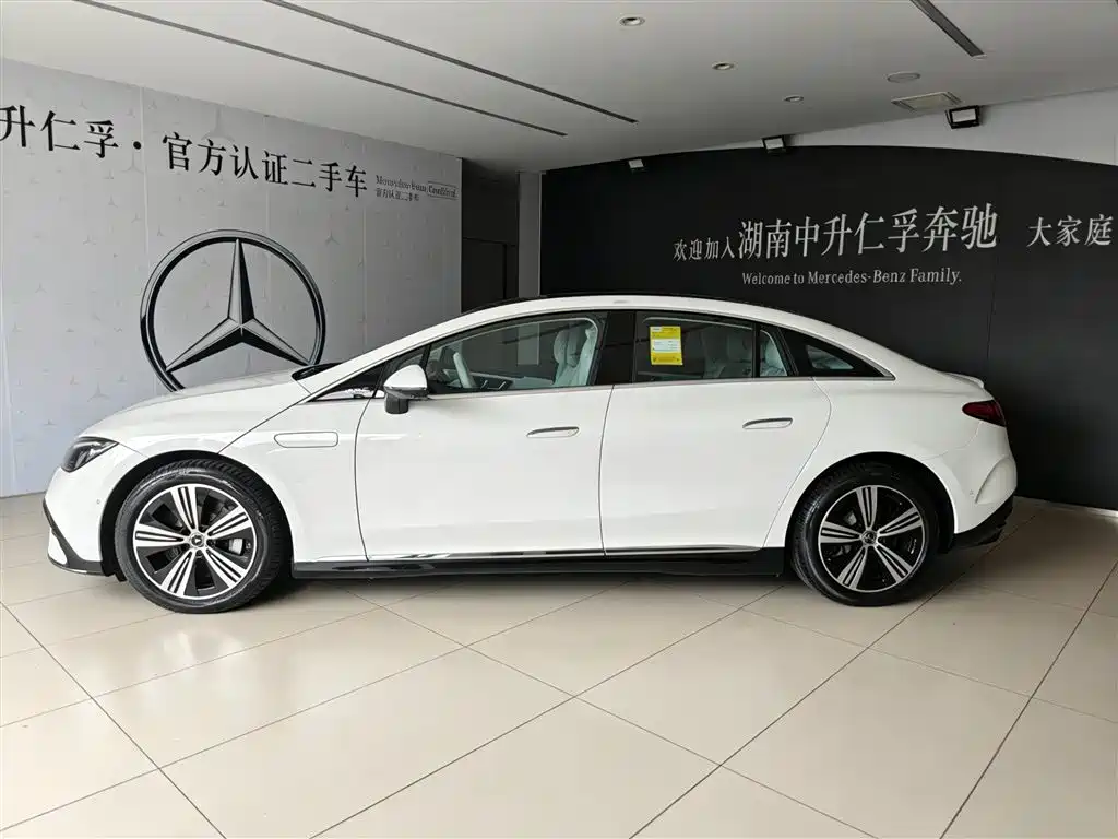 Mercedes-Benz Mercedes-Benz EQE 500 4MATIC 2025 - thumbnail 4