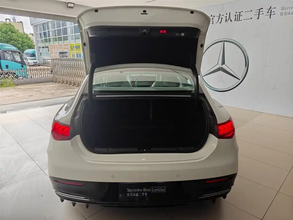 Mercedes-Benz Mercedes-Benz EQE 500 4MATIC 2025 - thumbnail 6