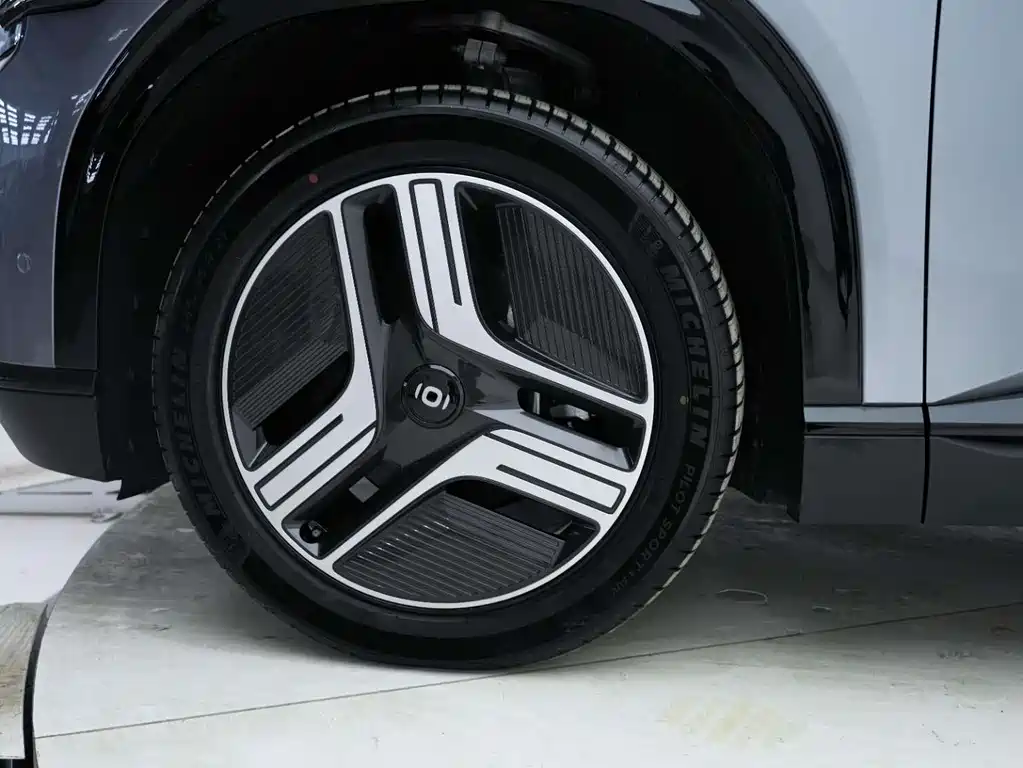Changan Qiyuan Changan Qiyuan E07 2025 BEV AWD 90kWh Dacheng Edition 2026 - thumbnail 8