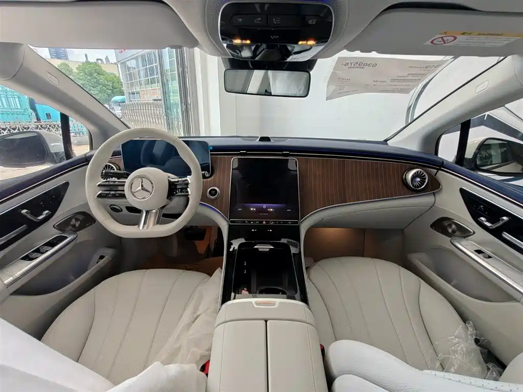 Mercedes-Benz Mercedes-Benz EQE 500 4MATIC 2025 - thumbnail 14