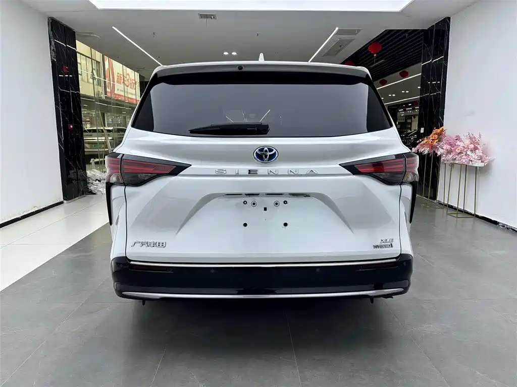 Toyota Toyota Sienna 2021 2.5L Hybrid Luxury Edition 2023 - thumbnail 6