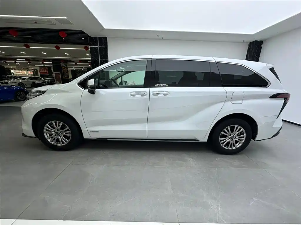 Toyota Toyota Sienna 2021 2.5L Hybrid Luxury Edition 2023 - thumbnail 8