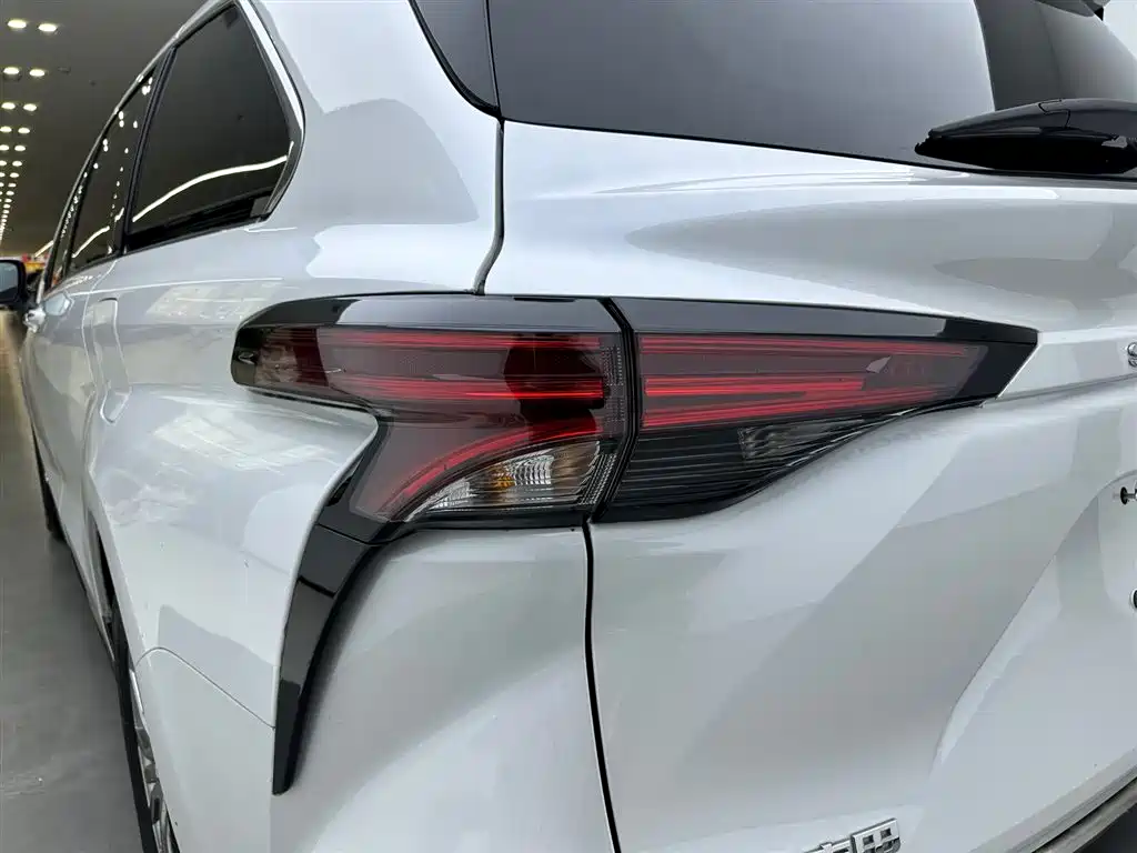 Toyota Toyota Sienna 2021 2.5L Hybrid Luxury Edition 2023 - thumbnail 10