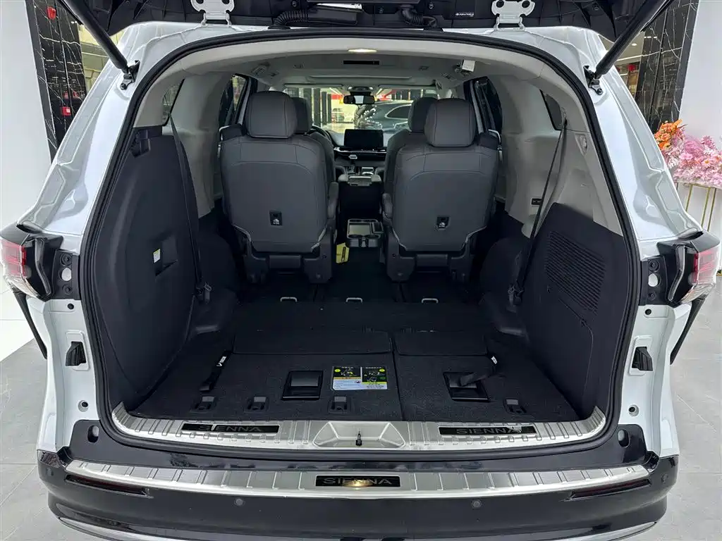 Toyota Toyota Sienna 2021 2.5L Hybrid Luxury Edition 2023 - thumbnail 13
