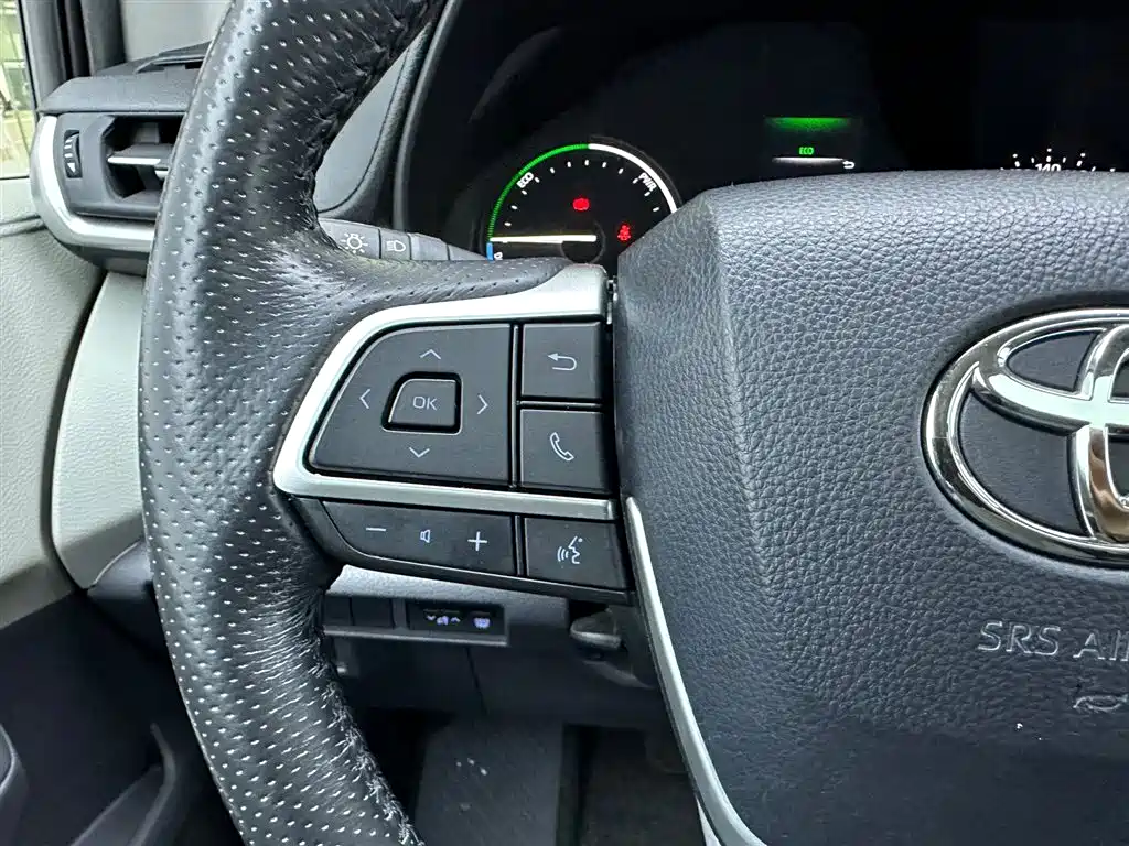 Toyota Toyota Sienna 2021 2.5L Hybrid Luxury Edition 2023 - thumbnail 16