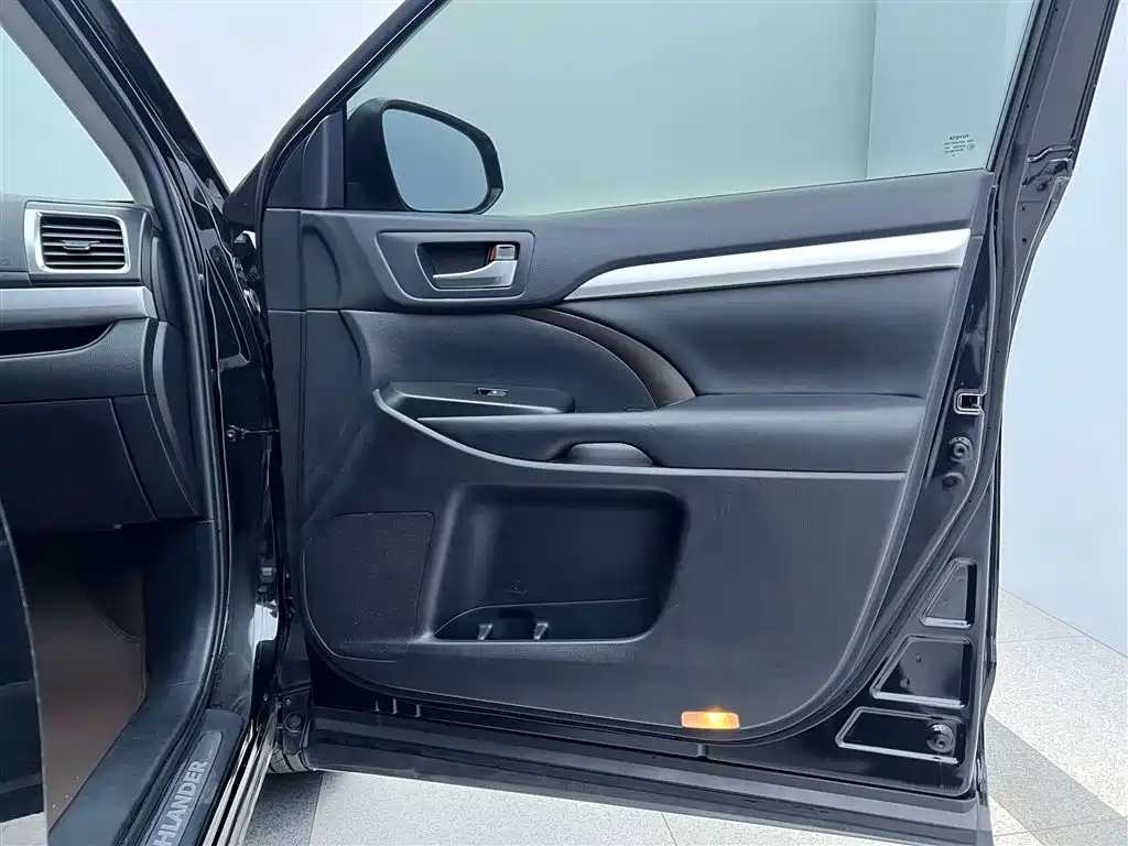Toyota Highlander 2020 2.0T AWD Million Edition 7-Seater 2021 - thumbnail 25