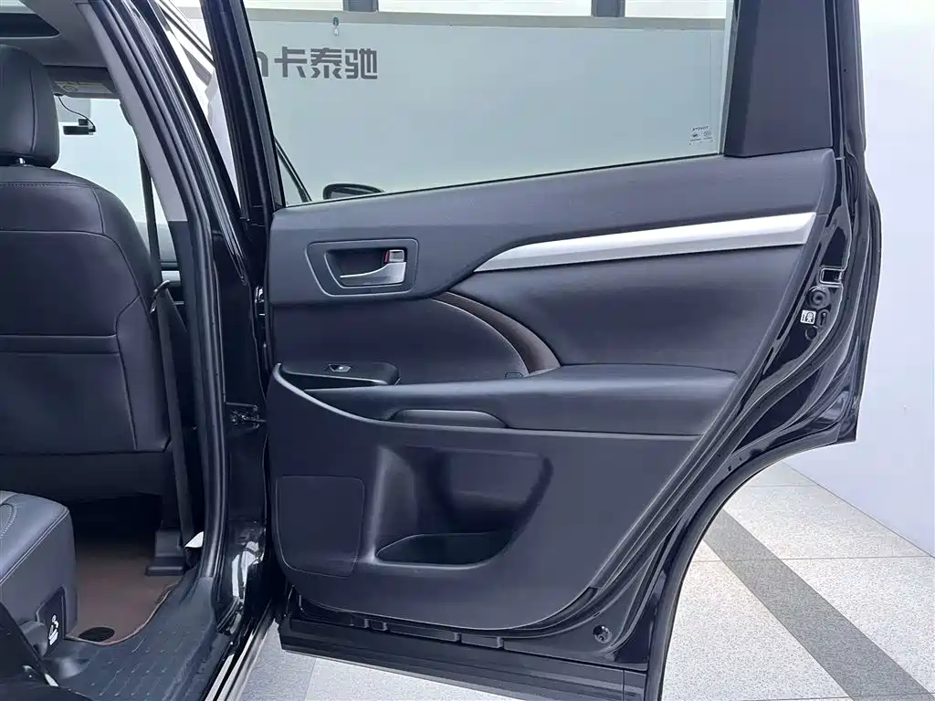 Toyota Highlander 2020 2.0T AWD Million Edition 7-Seater 2021 - thumbnail 26