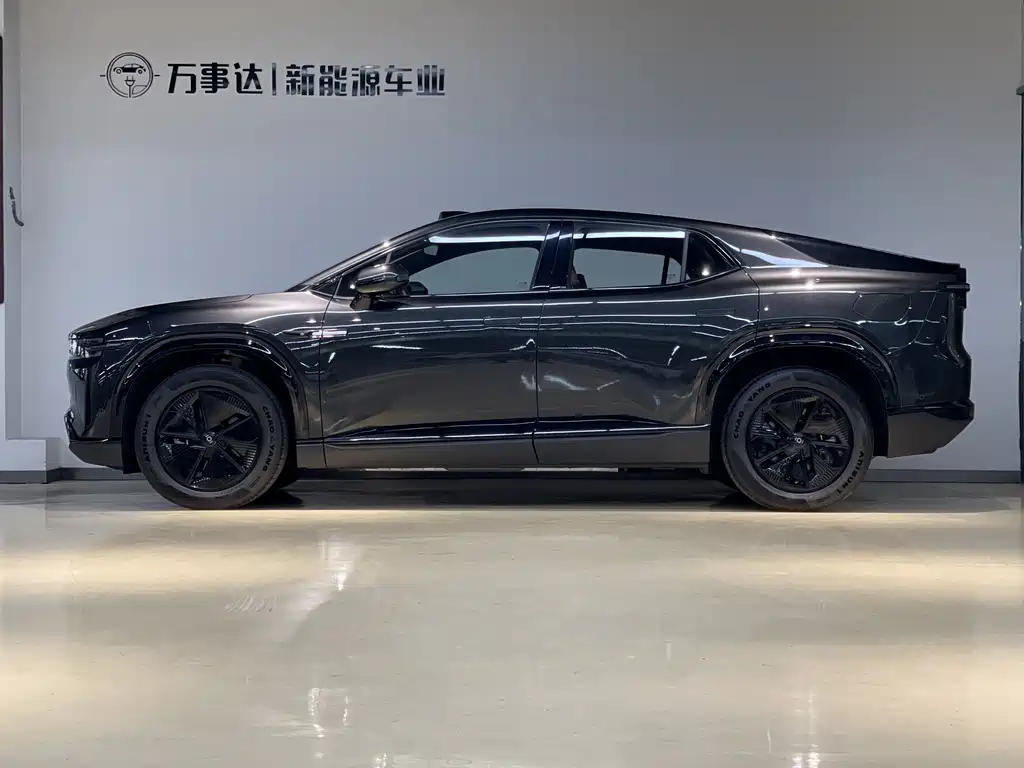 Changan Qiyuan Changan Qiyuan E07 2025 EREV FWD 39kWh Max Intelligent Driving Edition 2026 - thumbnail 3