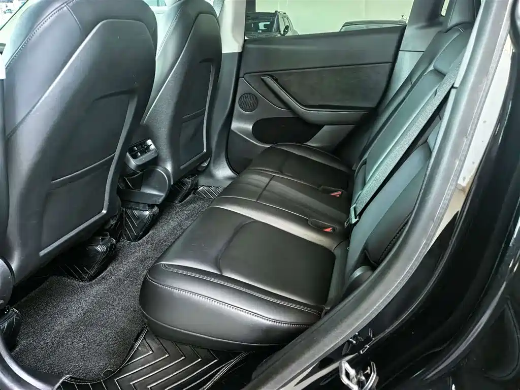 Tesla Model Y 2022 Rear-Wheel Drive 2023 - thumbnail 11