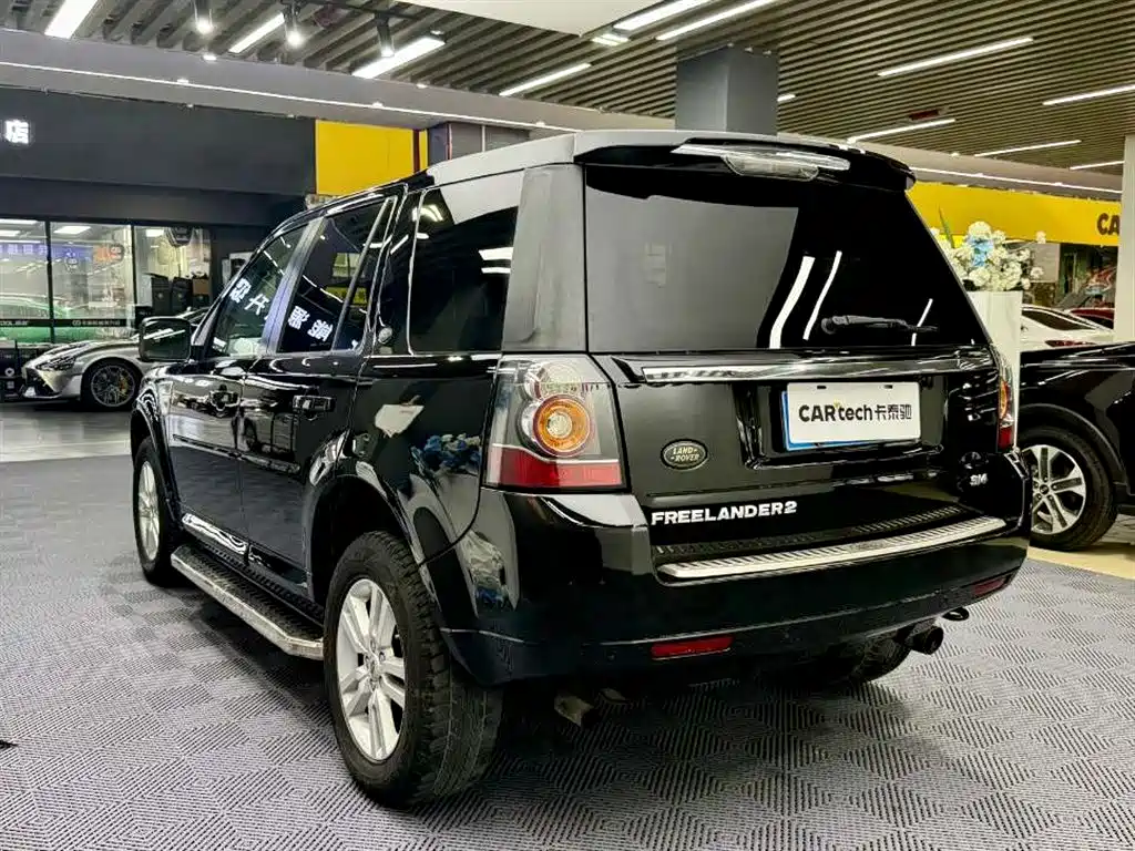 Land Rover Land Rover Freelander 2 2013 2.0T Si4 SE Gasoline Version 2013 - thumbnail 4