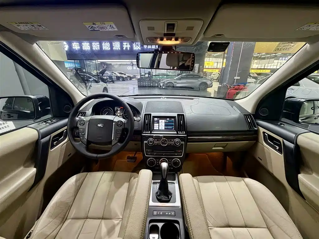 Land Rover Land Rover Freelander 2 2013 2.0T Si4 SE Gasoline Version 2013 - thumbnail 8
