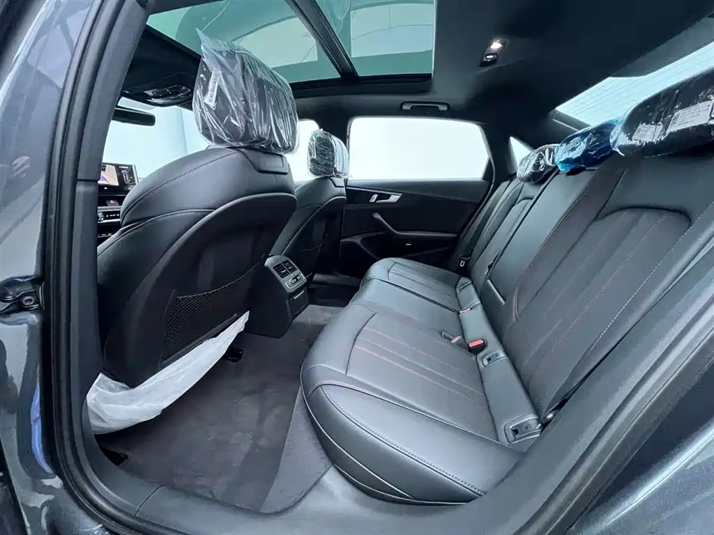 Audi Audi A4L 2025 2 Million Edition 40 TFSI Fashion Dynamic 2026 - thumbnail 15