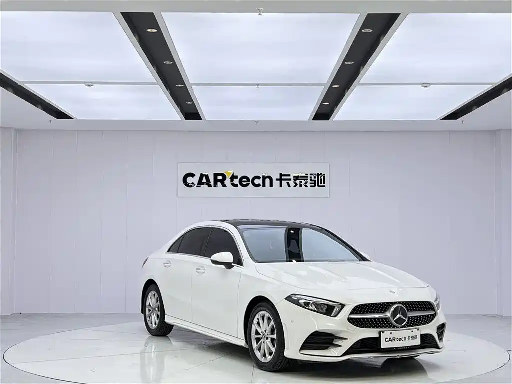 Mercedes-Benz Mercedes-Benz A-Class 2020 Facelift A 200 L Sport Sedan Fashion Edition 2020 - thumbnail 2