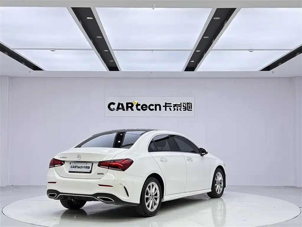 Mercedes-Benz Mercedes-Benz A-Class 2020 Facelift A 200 L Sport Sedan Fashion Edition 2020 - thumbnail 5