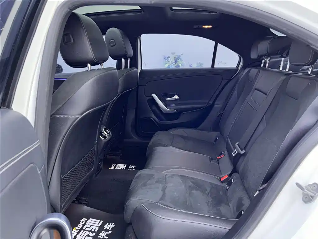 Mercedes-Benz Mercedes-Benz A-Class 2020 Facelift A 200 L Sport Sedan Fashion Edition 2020 - thumbnail 20