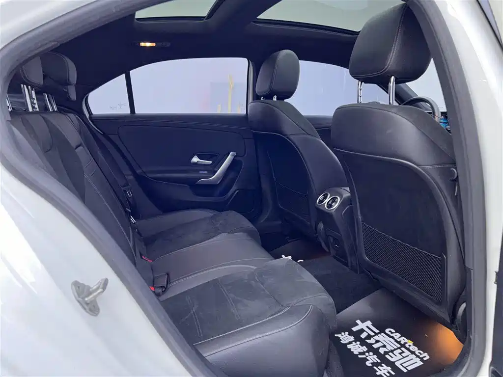 Mercedes-Benz Mercedes-Benz A-Class 2020 Facelift A 200 L Sport Sedan Fashion Edition 2020 - thumbnail 23