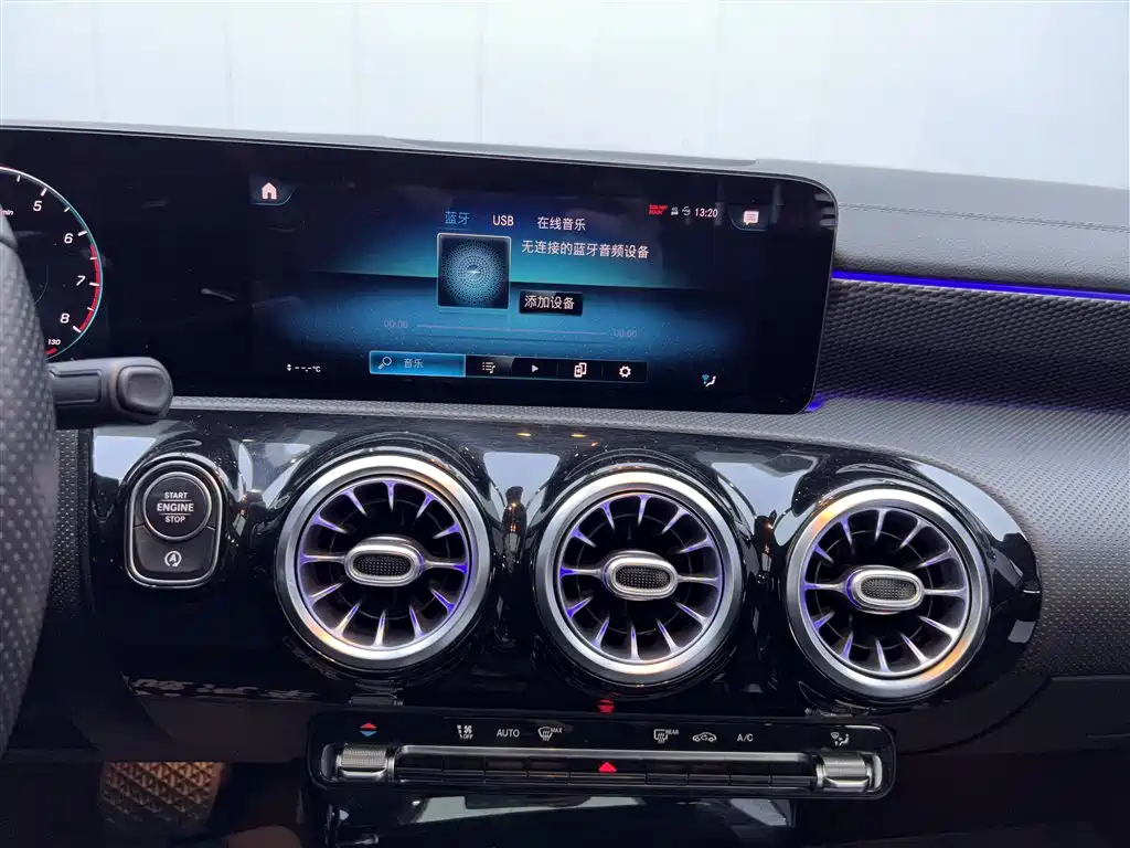 Mercedes-Benz Mercedes-Benz A-Class 2020 Facelift A 200 L Sport Sedan Fashion Edition 2020 - thumbnail 25