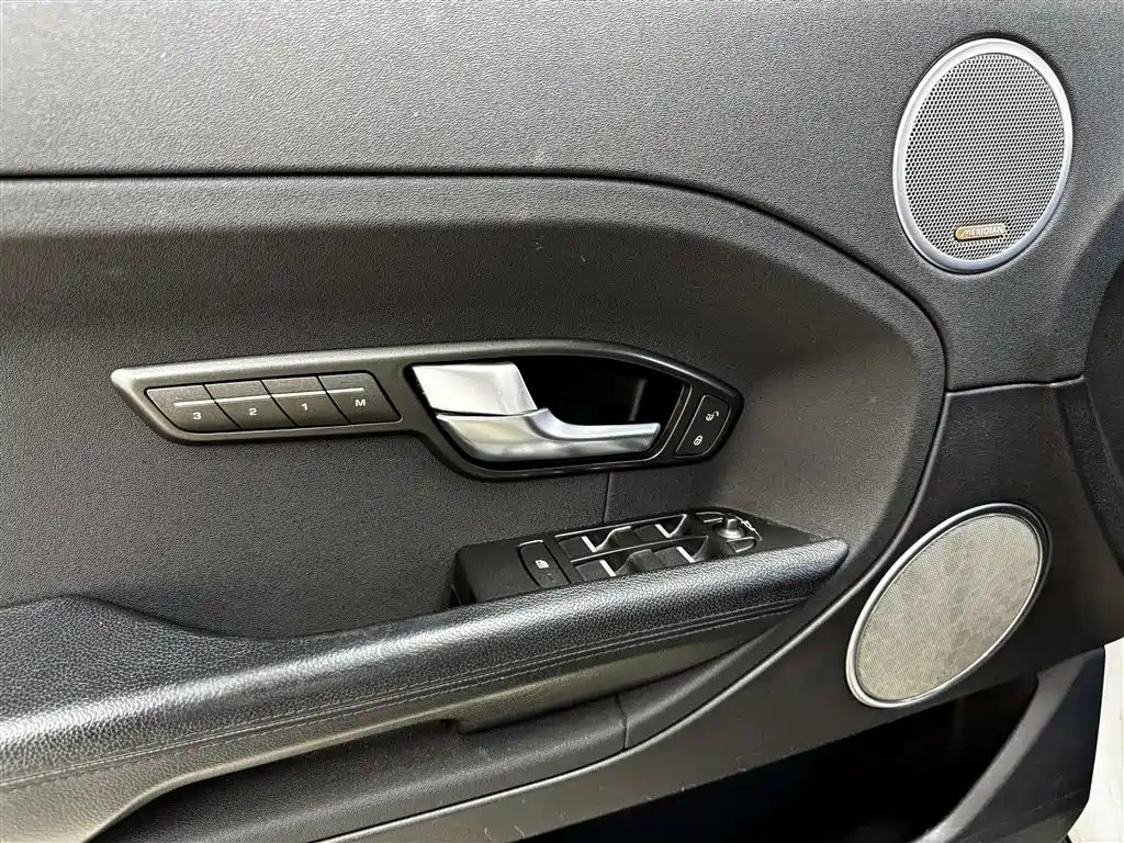 Land Rover Land Rover Range Rover Evoque 2015 2.0T 5-door SE 2015 - thumbnail 12