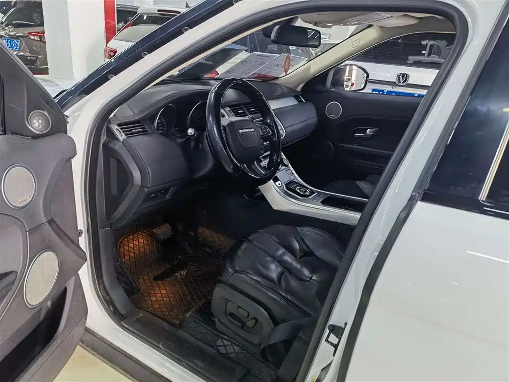 Land Rover Land Rover Range Rover Evoque 2015 2.0T 5-door SE 2015 - thumbnail 13