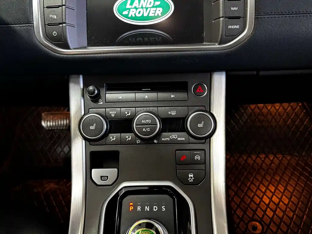 Land Rover Land Rover Range Rover Evoque 2015 2.0T 5-door SE 2015 - thumbnail 16