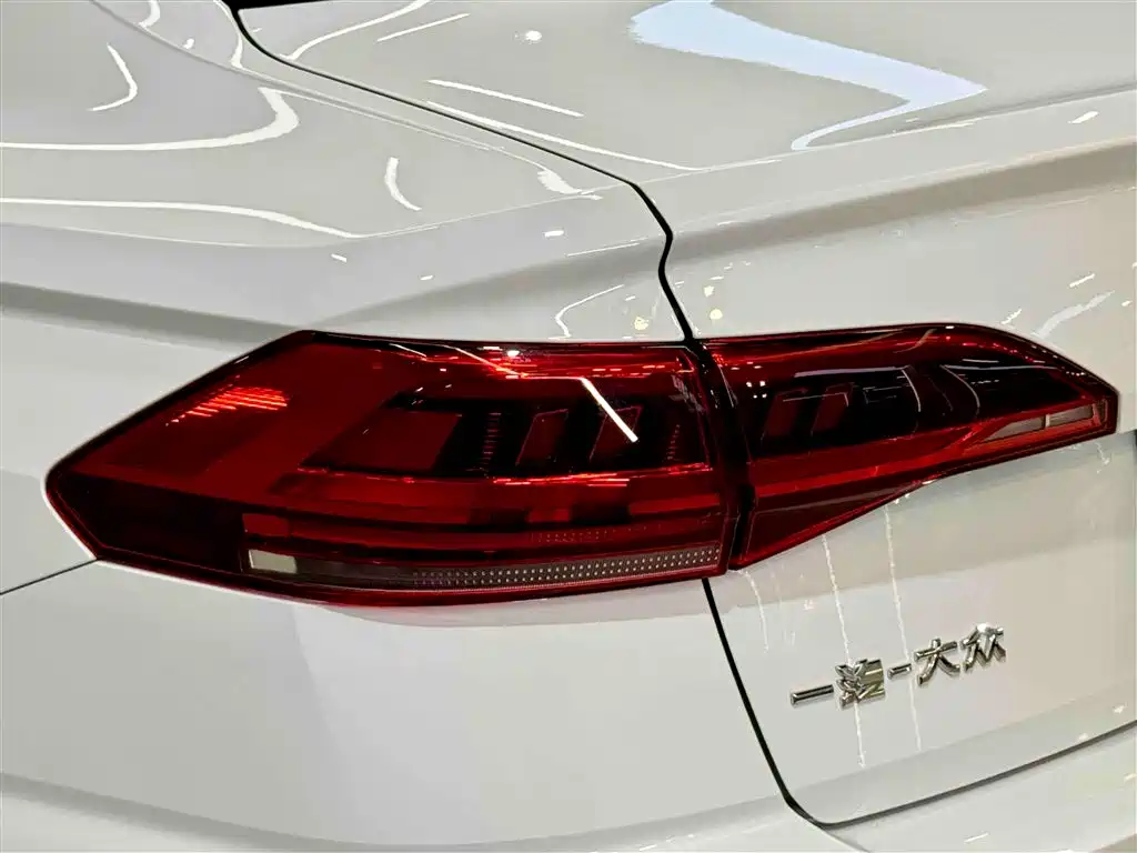 Volkswagen Bora 2025 Facelift 200TSI DSG Yuexing Navigation Edition 2025 - thumbnail 9