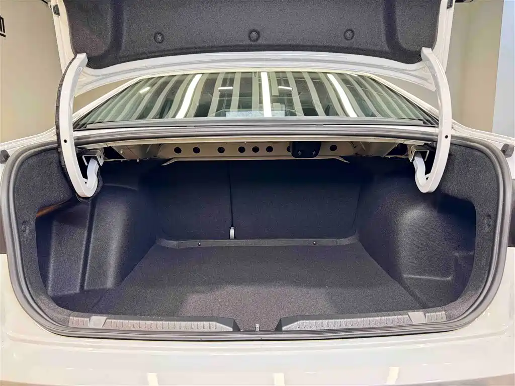 Volkswagen Bora 2025 Facelift 200TSI DSG Yuexing Navigation Edition 2025 - thumbnail 12