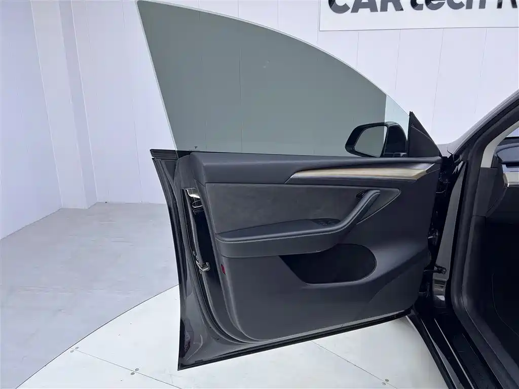 Tesla Model Y 2021 Long Range AWD 2021 - thumbnail 17