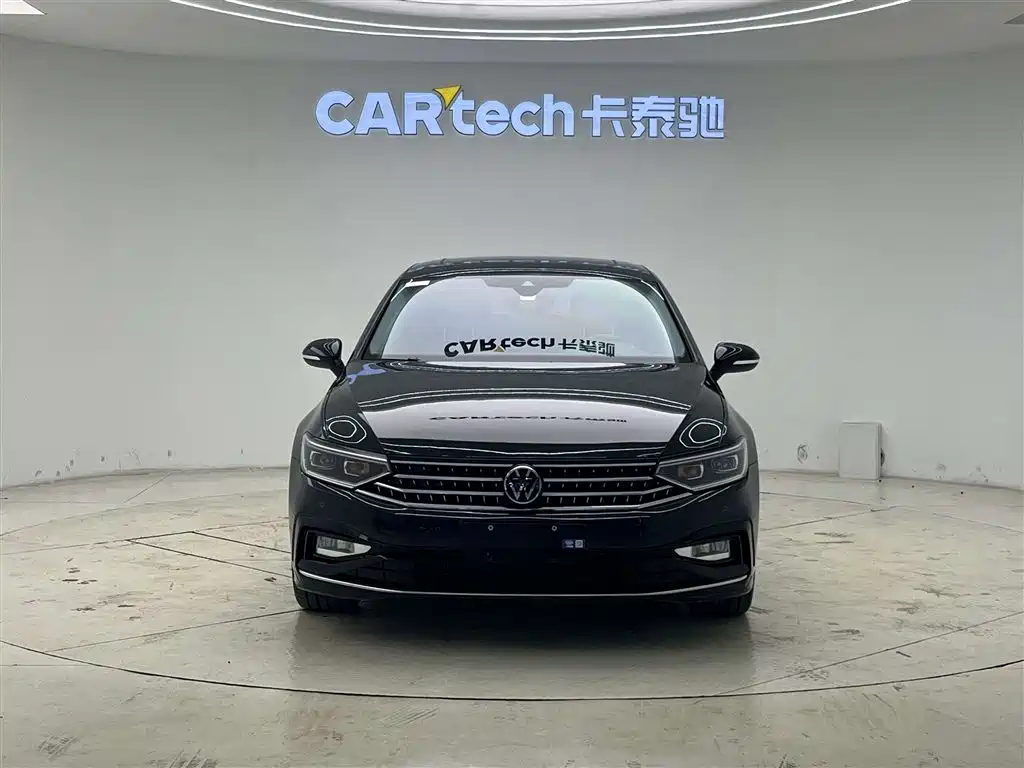Volkswagen Magotan 2023 2 Million Commemorative Edition 330TSI DSG Luxury 2023 - thumbnail 2