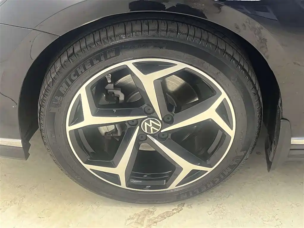 Volkswagen Magotan 2023 2 Million Commemorative Edition 330TSI DSG Luxury 2023 - thumbnail 9