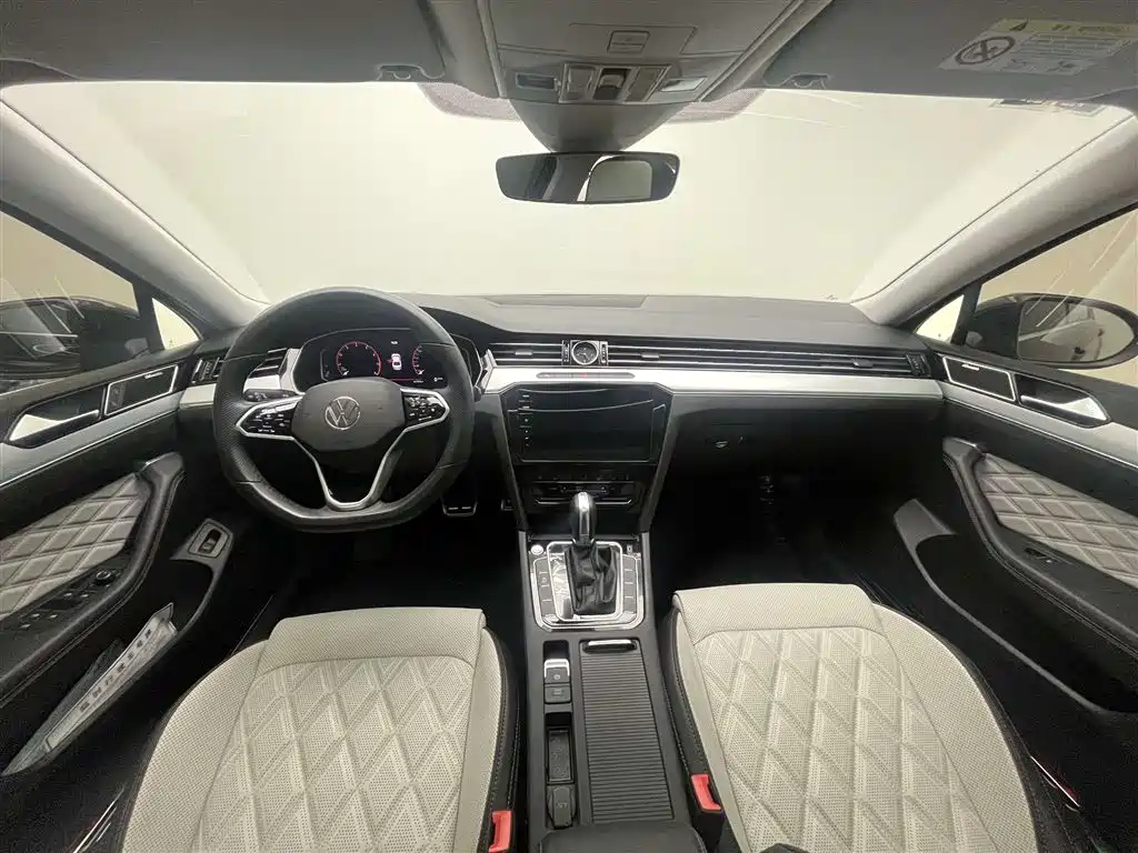 Volkswagen Magotan 2023 2 Million Commemorative Edition 330TSI DSG Luxury 2023 - thumbnail 10