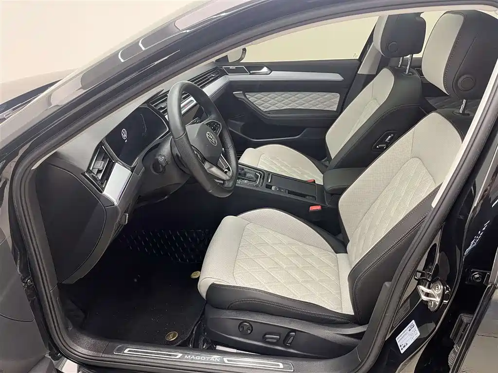 Volkswagen Magotan 2023 2 Million Commemorative Edition 330TSI DSG Luxury 2023 - thumbnail 13