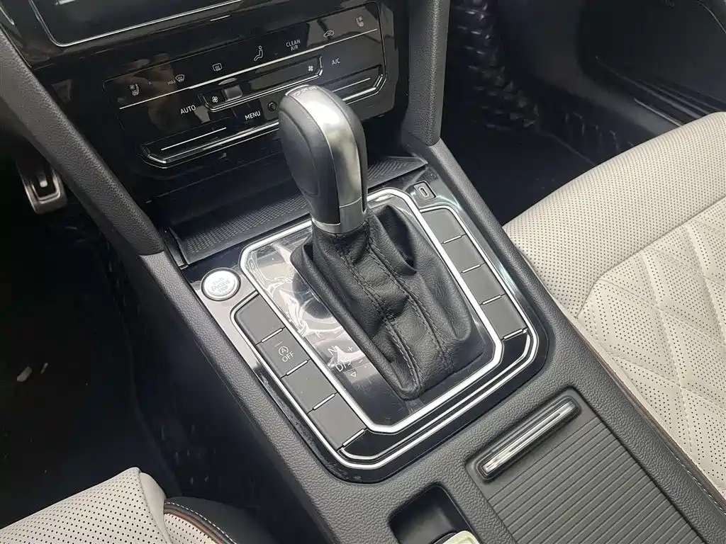 Volkswagen Magotan 2023 2 Million Commemorative Edition 330TSI DSG Luxury 2023 - thumbnail 15